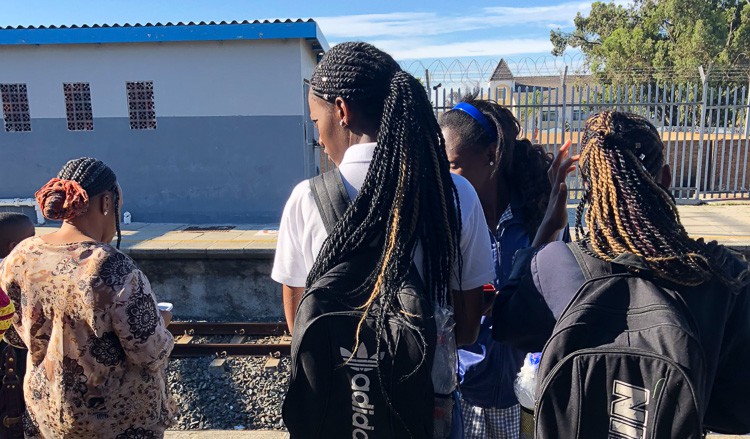 Metrorail school kids